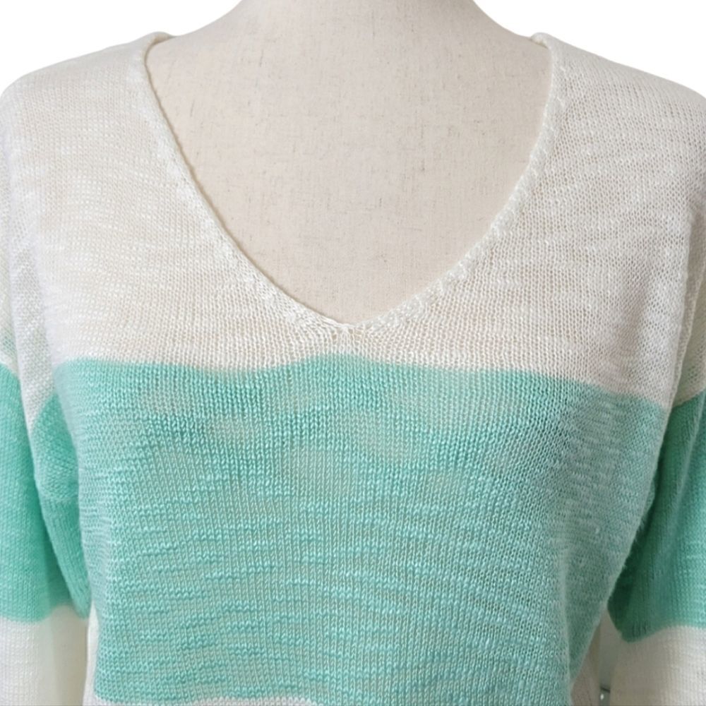 W. F. White and Mint Green Striped Burnt-out High/low V-neck Long Sleeve Sweater - Picture 4 of 6